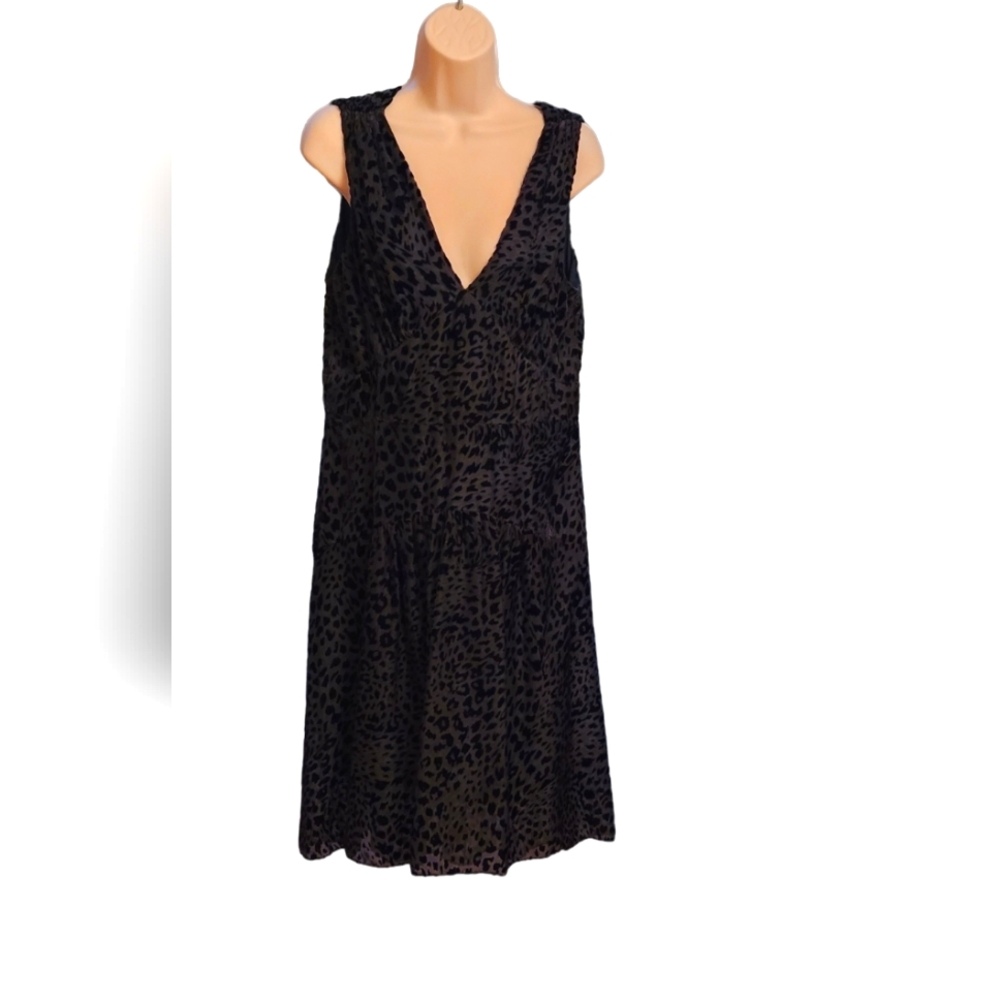 Tahari sleeveless zip dress. Size 10